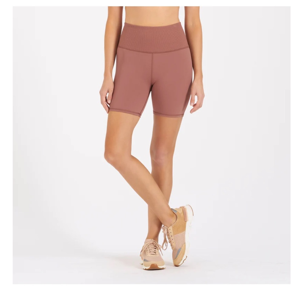 Vuori rib studio short terracotta